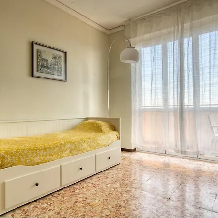 Guesthost - Luce Bilo X4 Vicino San Raffaele アパート